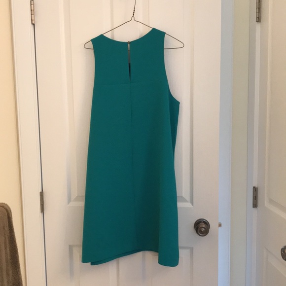 Classic shift dress with pockets! - Picture 2 of 7